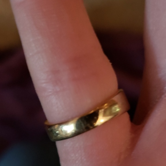 Gold ring - Picture 2 of 4